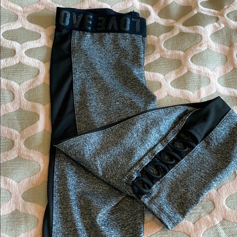 Mid-rise, capris leggings (active wear)